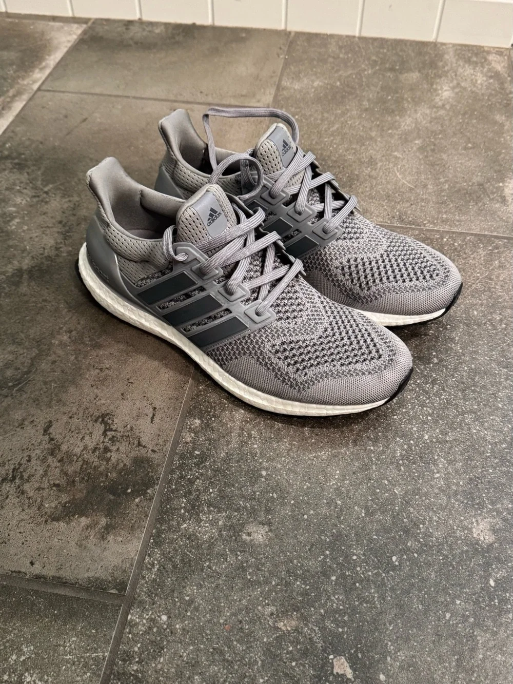 adidas Men's Light Gray Knit Running Sneakers ultraboost